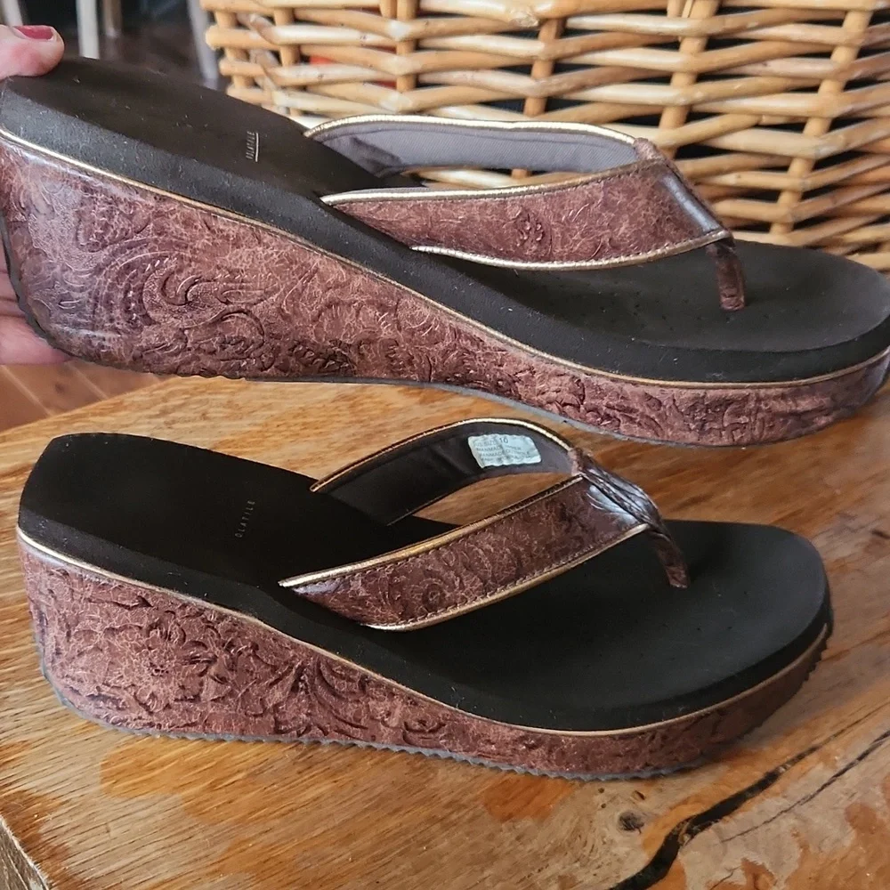 Volatile‎ Tooled Frappachino  Platform Heel Thong Sandal Brown sz 10 Chunky - Picture 5 of 13